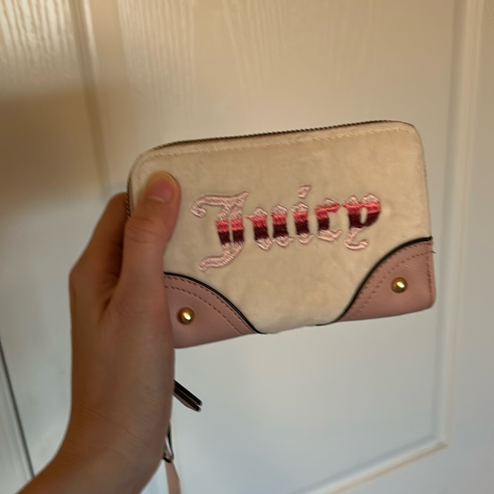 Juicy Couture velour wallet NWT